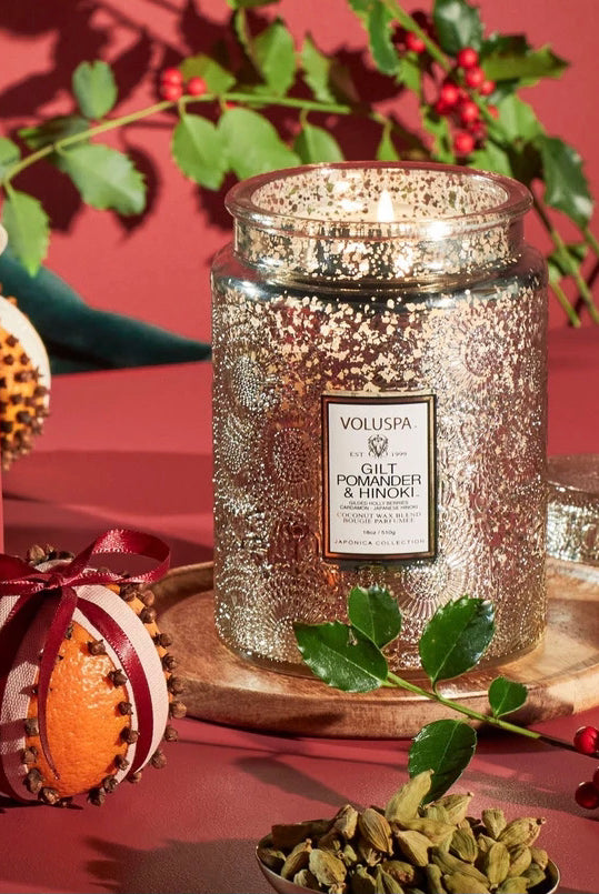 Gilt Pomander & Hinoki - Large Embossed Glass Jar - 100 t - Tilbehør - Helt Dilla AS