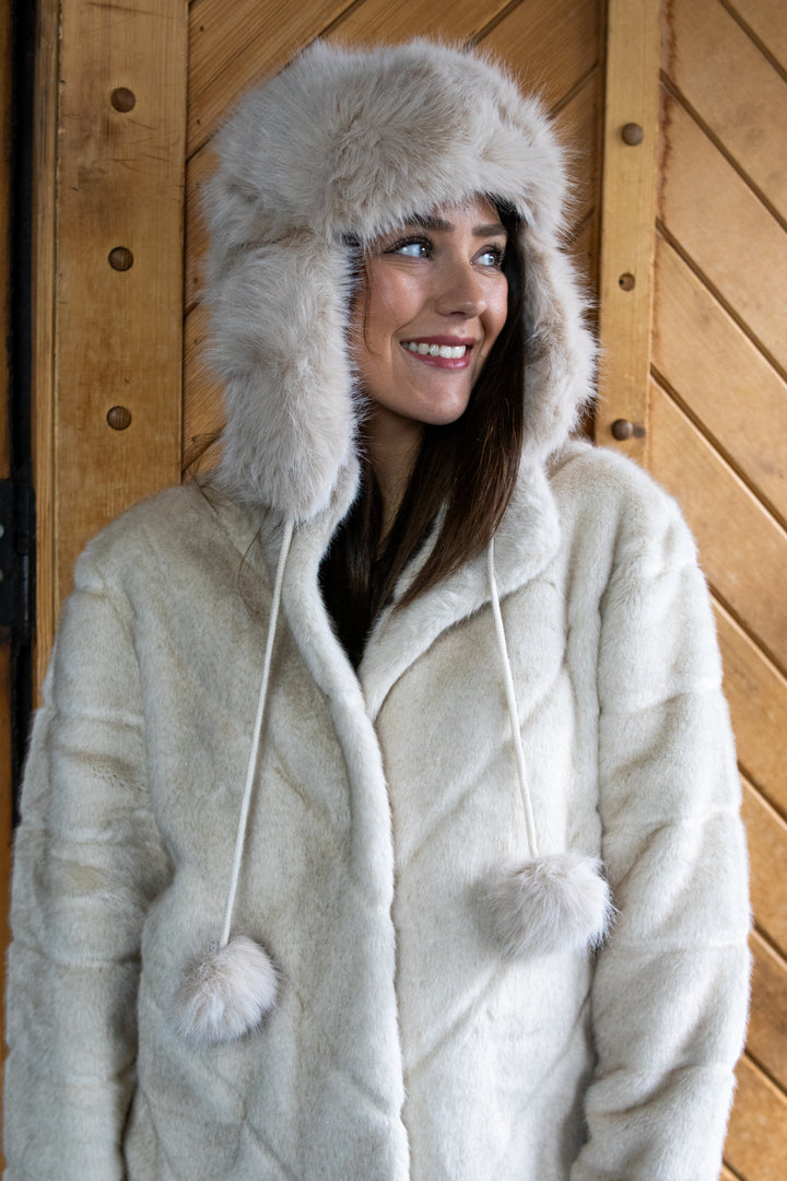 Oluf fuskepels lue - Lys Beige - Tilbehør - Helt Dilla AS