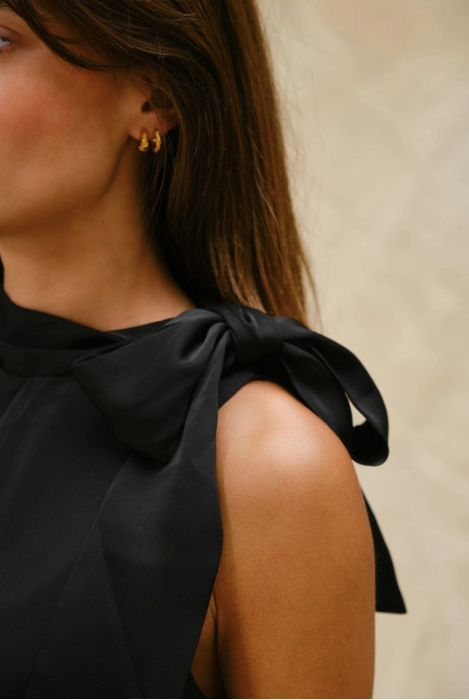 Veda Drapy Satin Top - Bluser - Helt Dilla AS