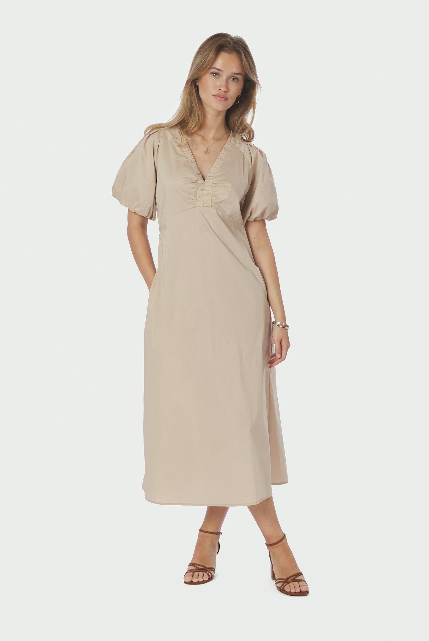 Illana Poplin Dress - Dark Sand - Kjoler - Helt Dilla AS