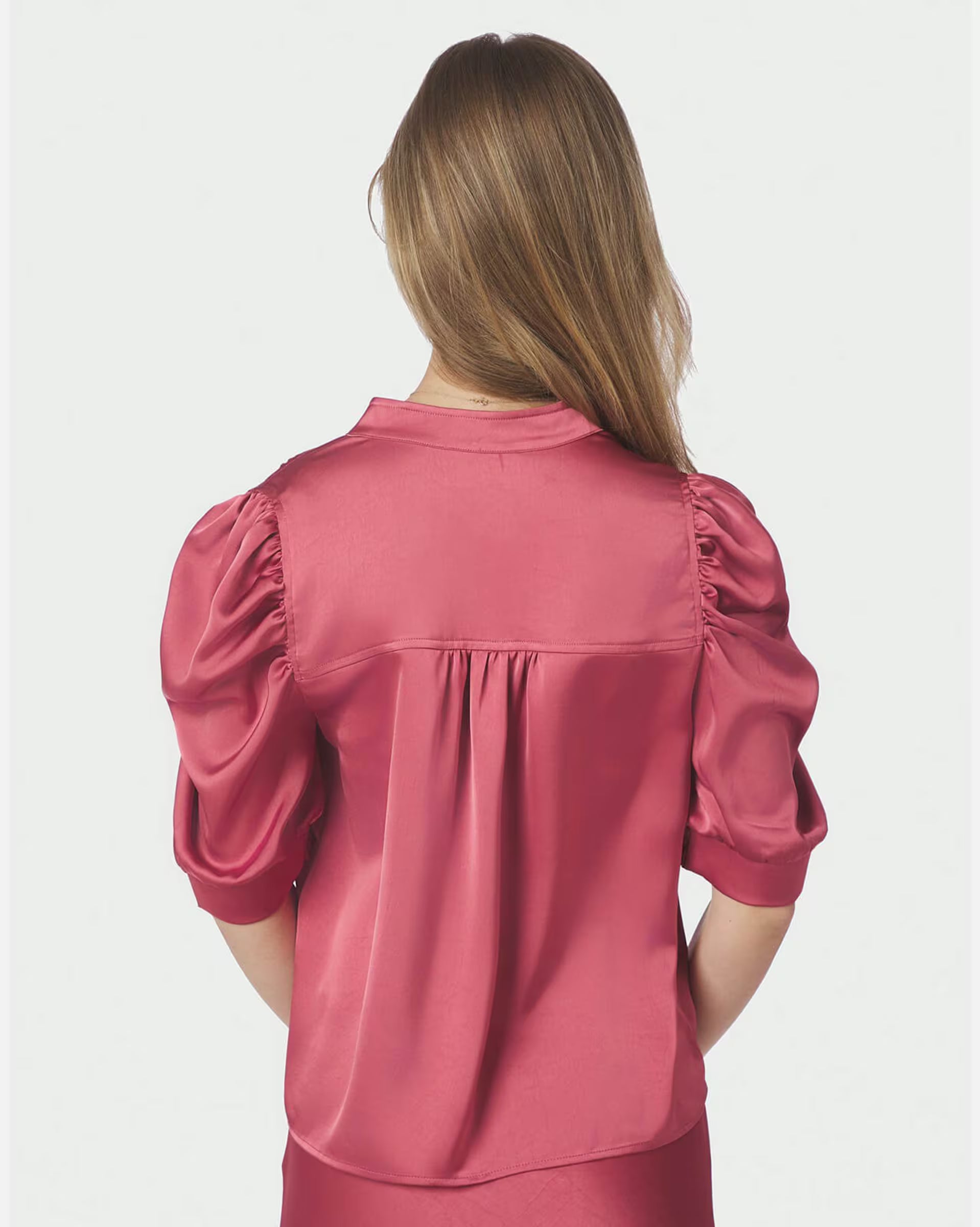 Roella Heavy Sateen Blouse - Cherry Pink - Bluser - Helt Dilla AS