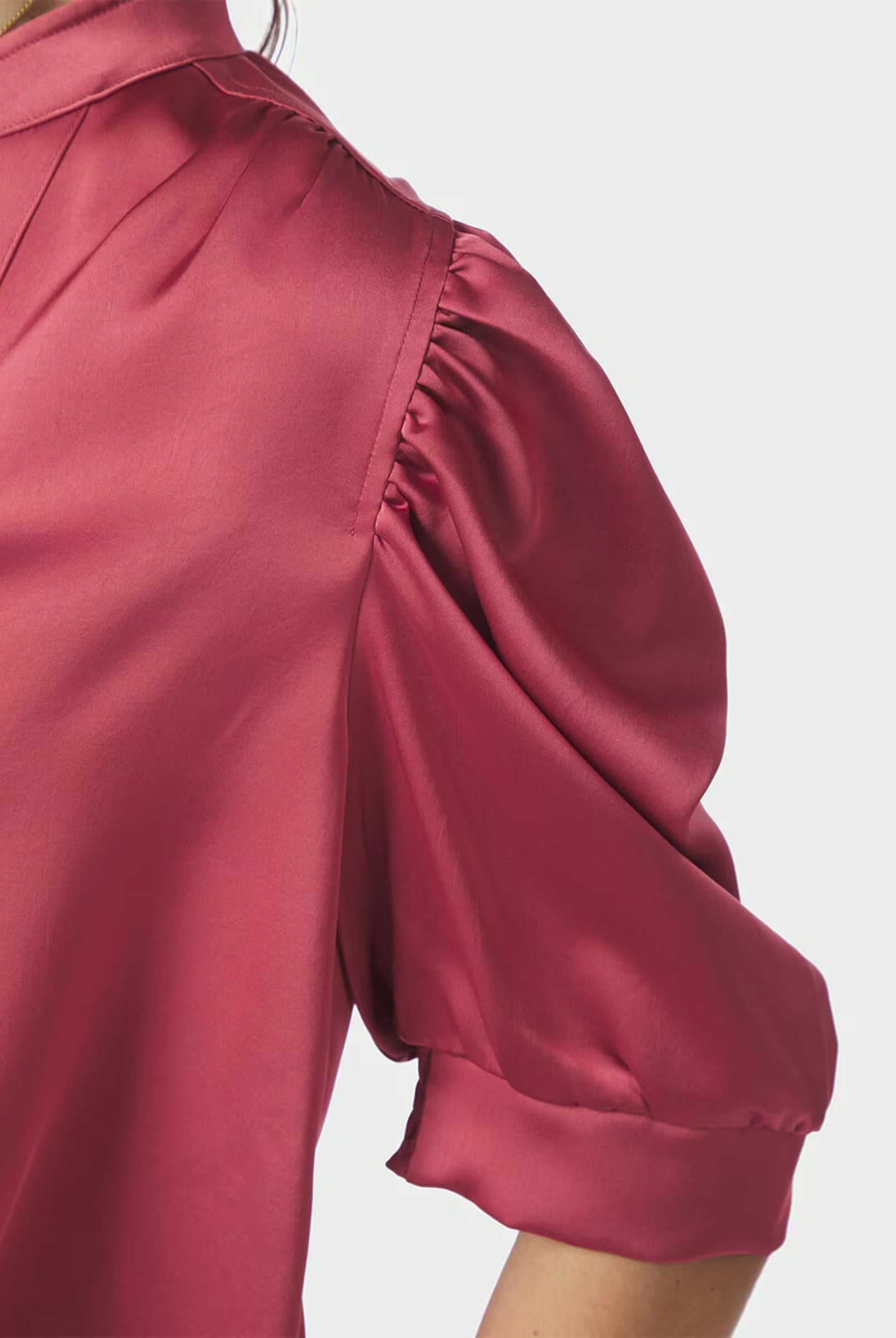 Roella Heavy Sateen Blouse - Cherry Pink - Bluser - Helt Dilla AS