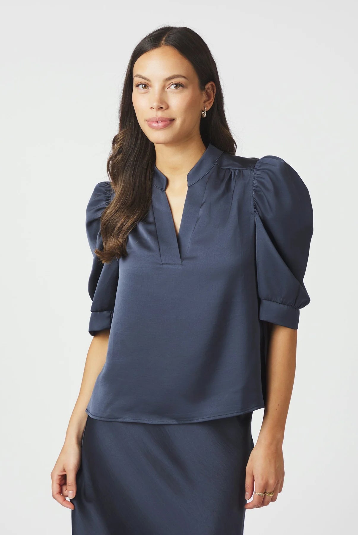 Roella Heavy Sateen Blouse - Midnight Blue - Bluser - Helt Dilla AS