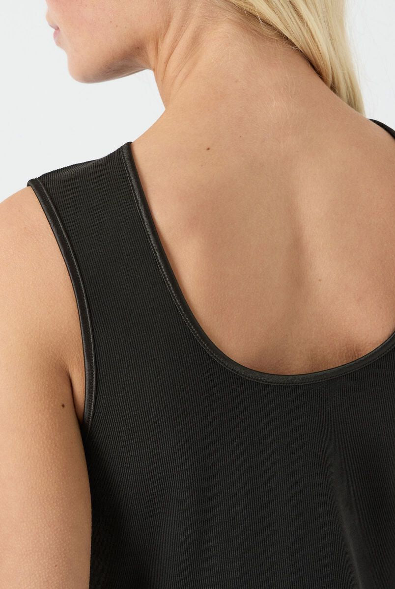 YasPaloma Tank Top - black - Genser - Helt Dilla AS