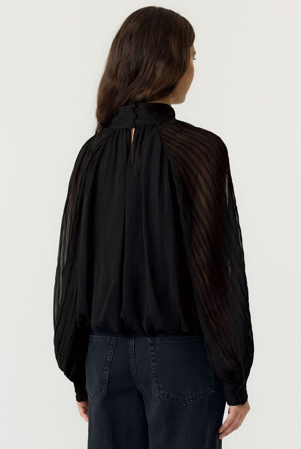 Svart YASOlera LS-top for kvinner, langermet bluse med komfortabel passform og enkel stil.