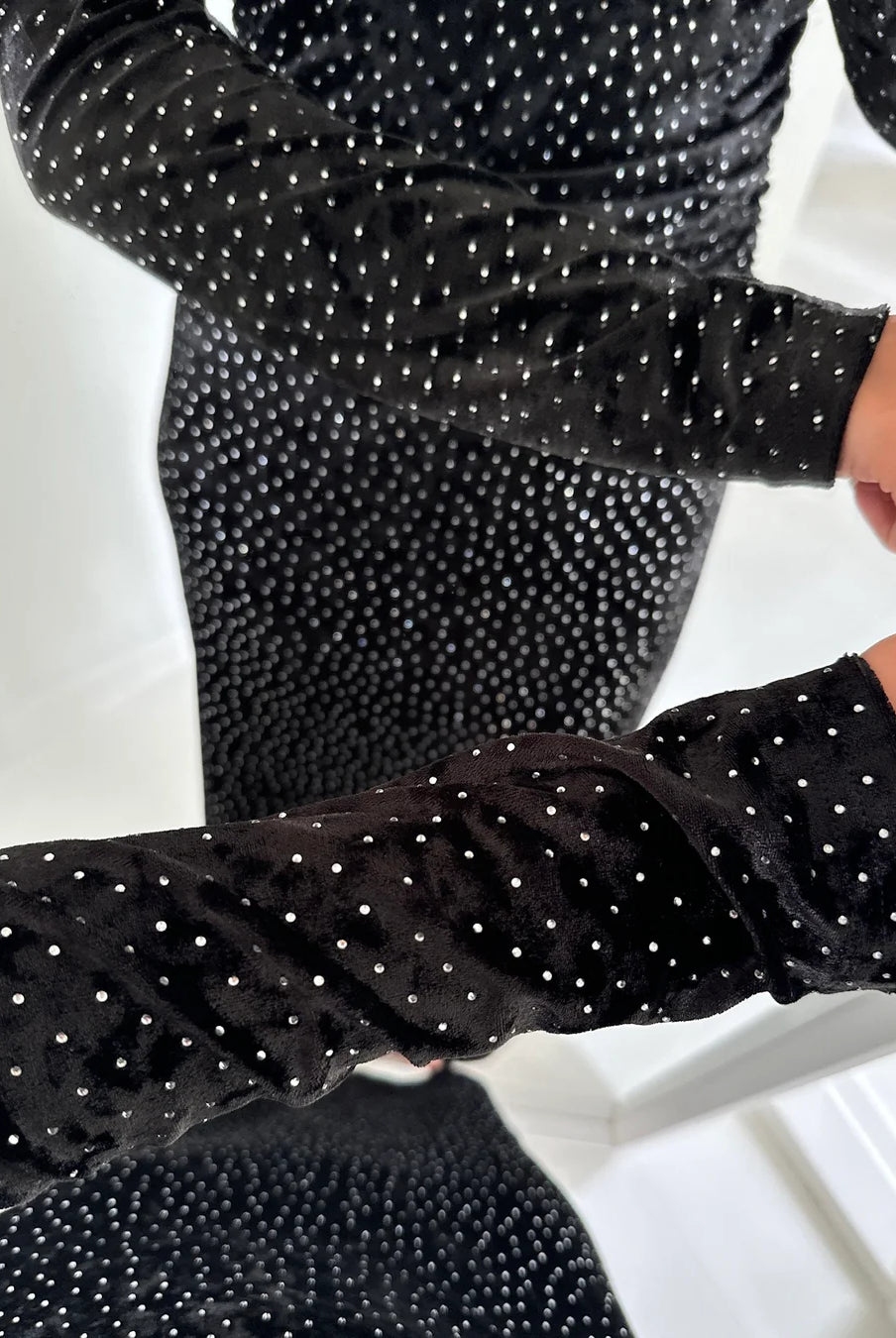 Tillia Velvet Long Dress - Black with Rhinestones - Kjoler - Helt Dilla AS