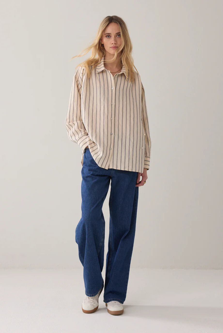 Adjustable Blouse With Chenille Stripe - Beige/Blå - Bluser - Helt Dilla AS