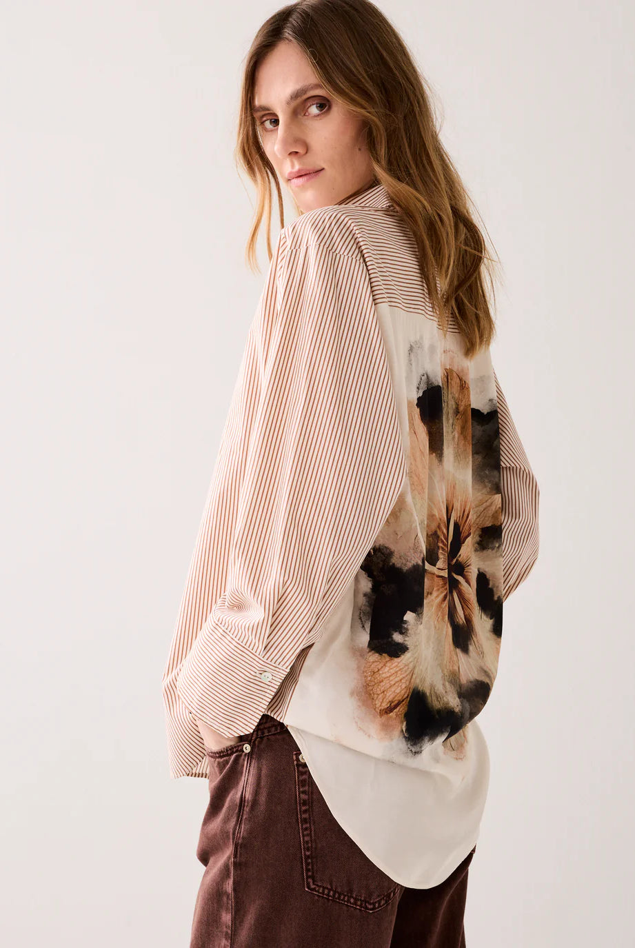 SHIRT BLOUSE IN A FABRIC BLEND - multicolor - Skjorter - Helt Dilla AS
