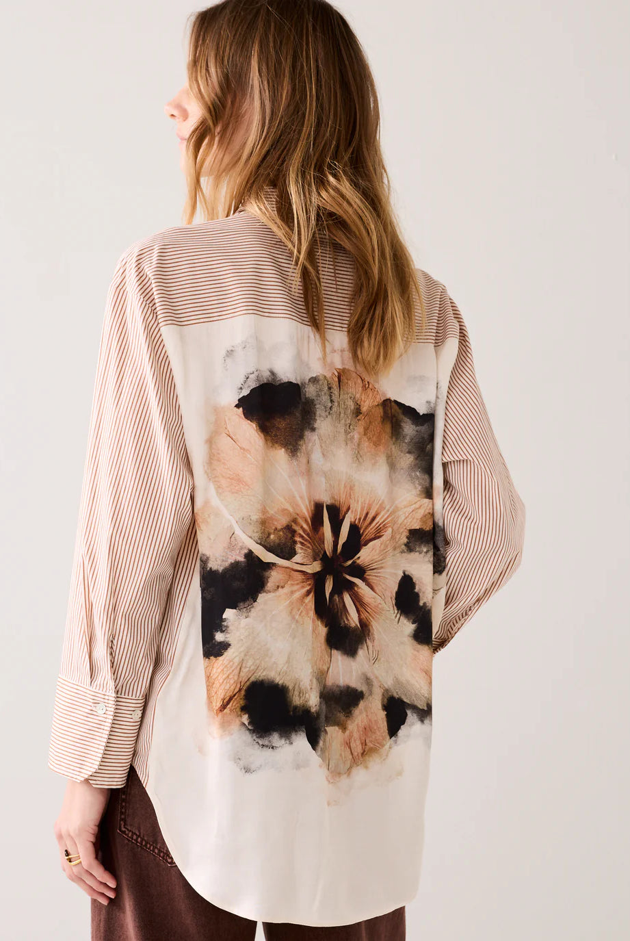 SHIRT BLOUSE IN A FABRIC BLEND - multicolor - Skjorter - Helt Dilla AS