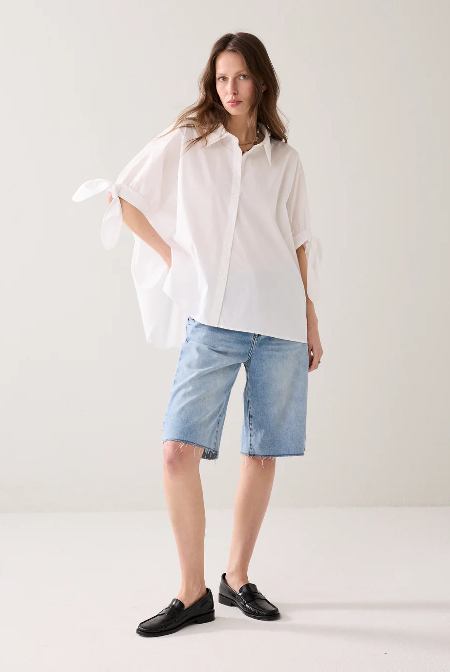 SUPER-WIDE SHIRT BLOUSE - White - Skjorter - Helt Dilla AS