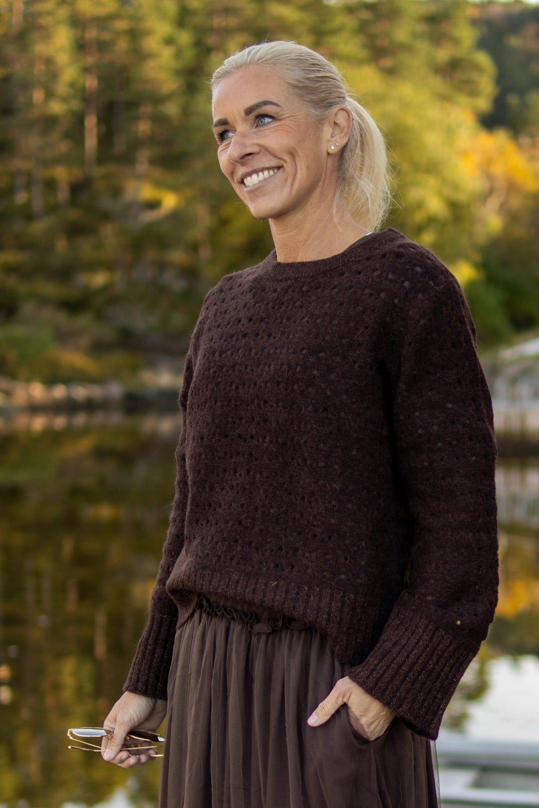 Riette Dot Pointelle Pullover - Black Coffee - Genser - Helt Dilla AS