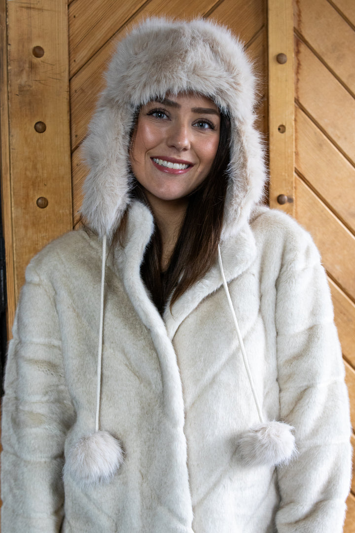 Oluf fuskepels lue - Lys Beige - Tilbehør - Helt Dilla AS