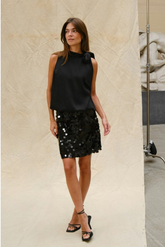 Veda Drapy Satin Top - Bluser - Helt Dilla AS