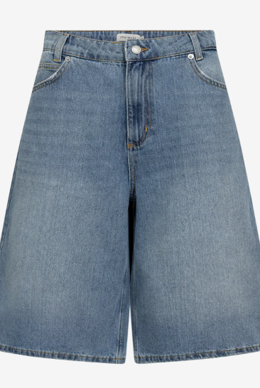 CM Anora Bermuda Shorts - Light Blue Denim - Shorts - Helt Dilla AS