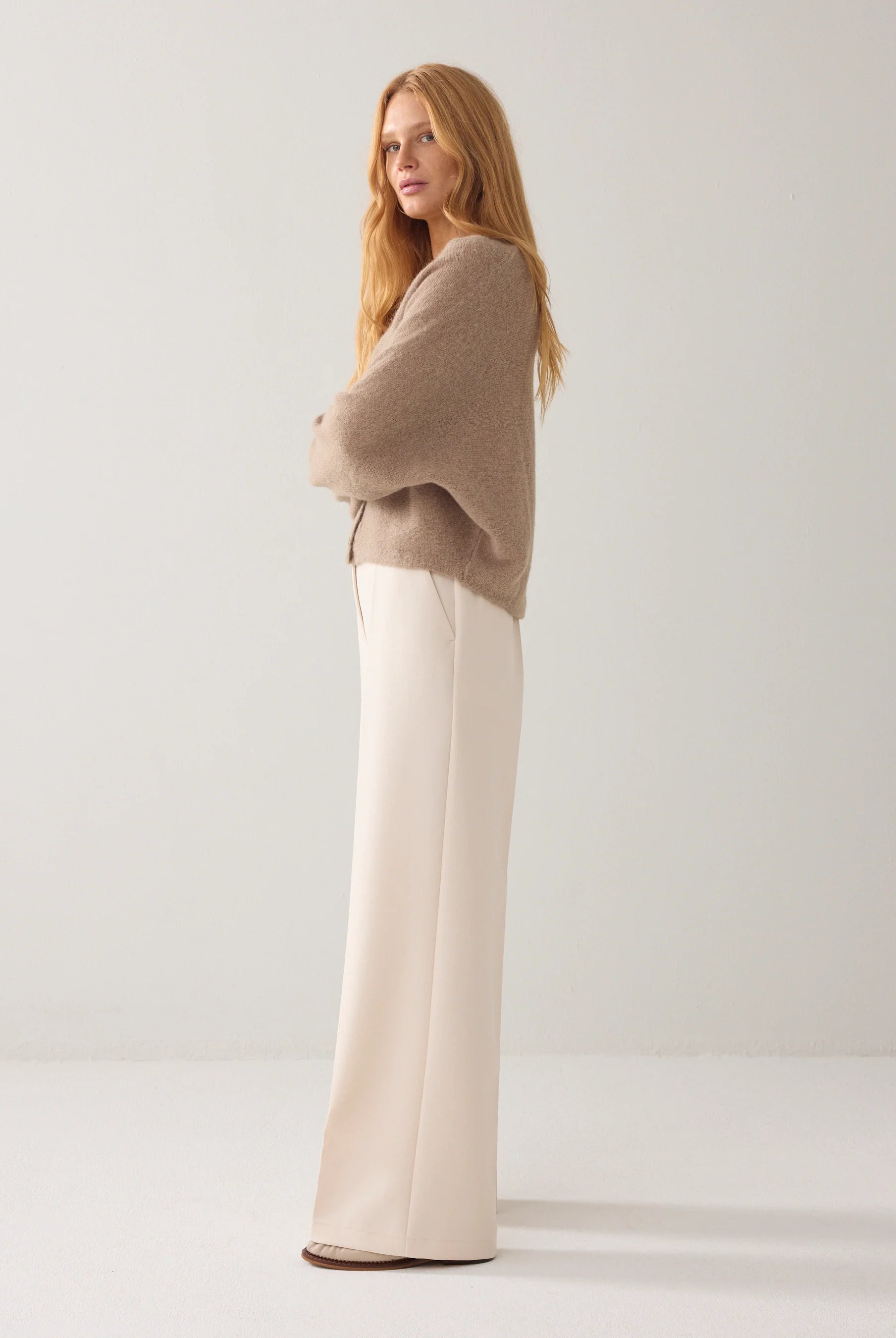 FOAM WIDE-LEG TROUSERS - ivory - Bukser - Helt Dilla AS
