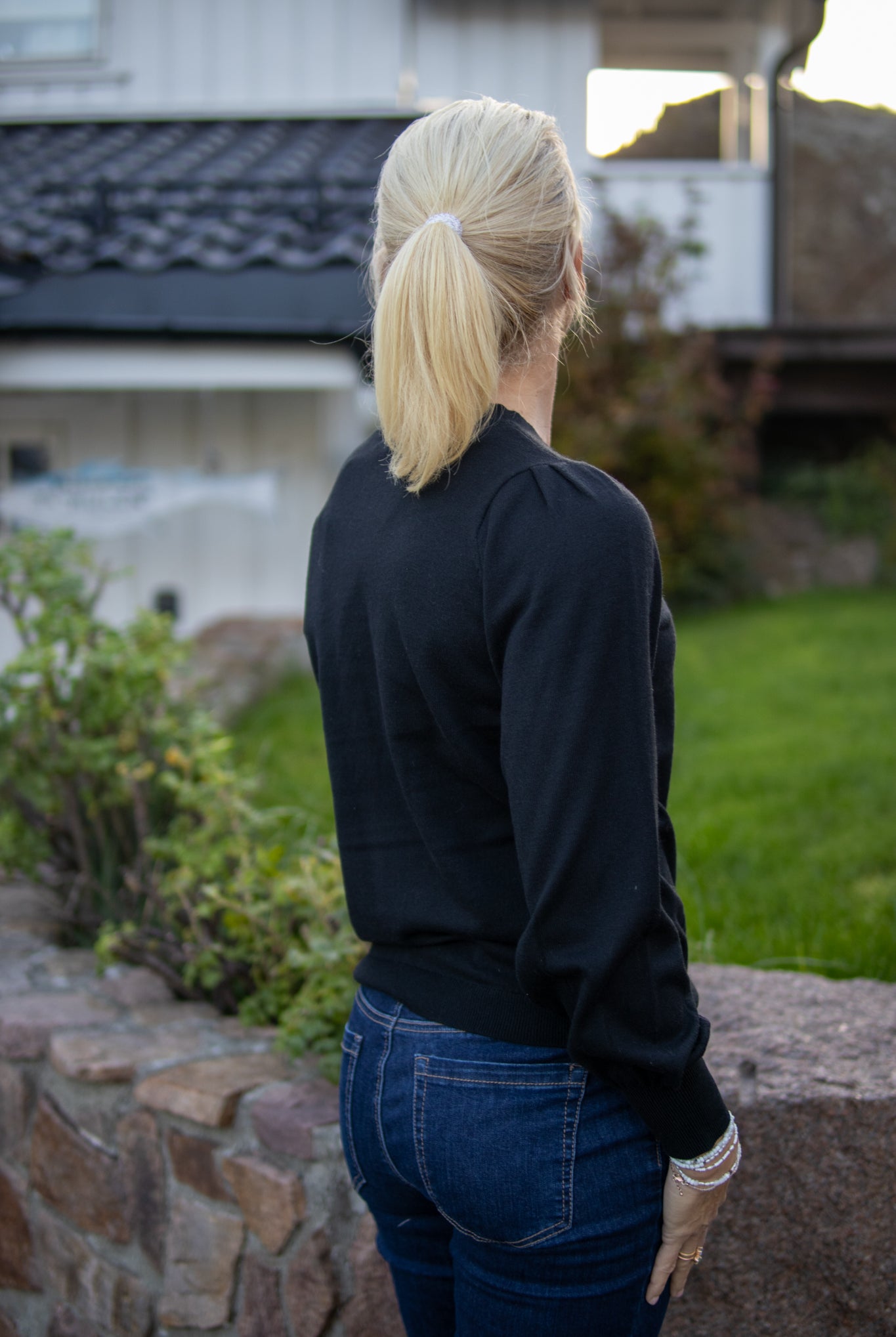 Sweet Puff Sleeve - Black - Genser - Helt Dilla AS