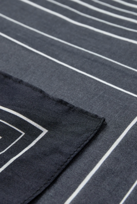 Kikki Skjerf - Mørkblå - Tilbehør - Helt Dilla AS