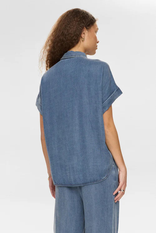 NuElida Eleeveless Shirt - Snow Washed Denim - Skjorter - Helt Dilla AS