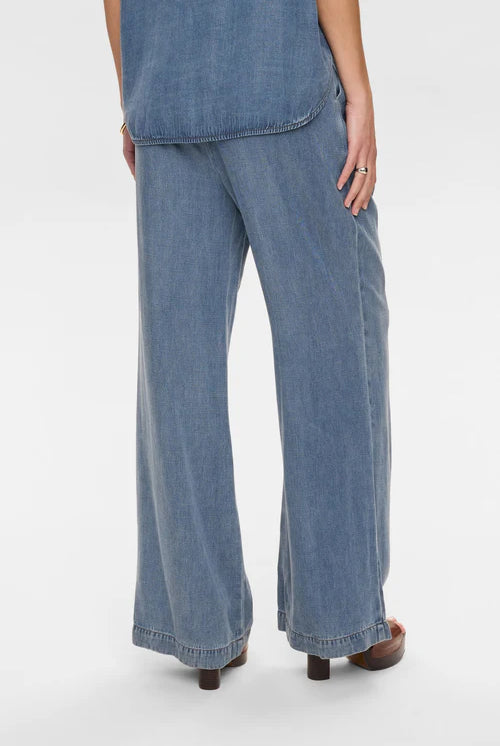NuElida Pants - Snow Washed Denim - Bukser - Helt Dilla AS