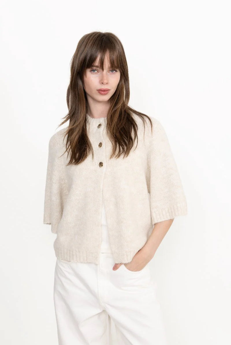 Benuta Fluffy Knit Cardigan - Off-White - Cardigans - Helt Dilla AS