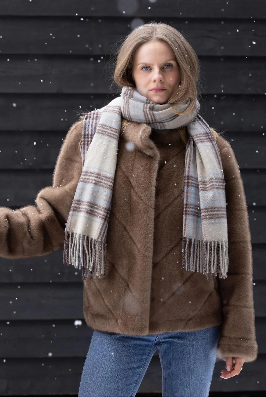 Sonja Fuskepels Jakke - Mink Kamel - Yttertøy - Helt Dilla AS