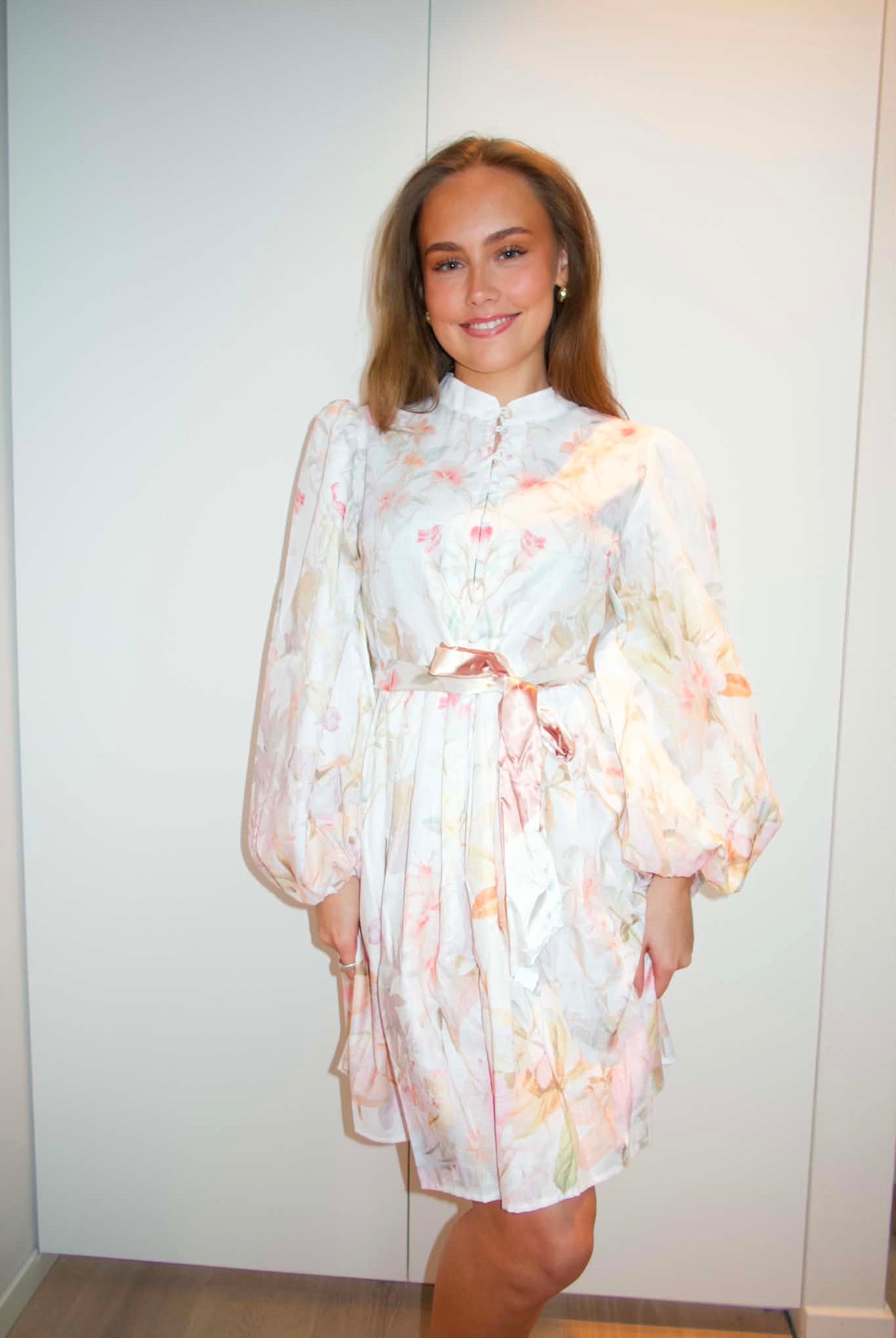 Alva Mini Dress - White - Kjoler - Helt Dilla AS