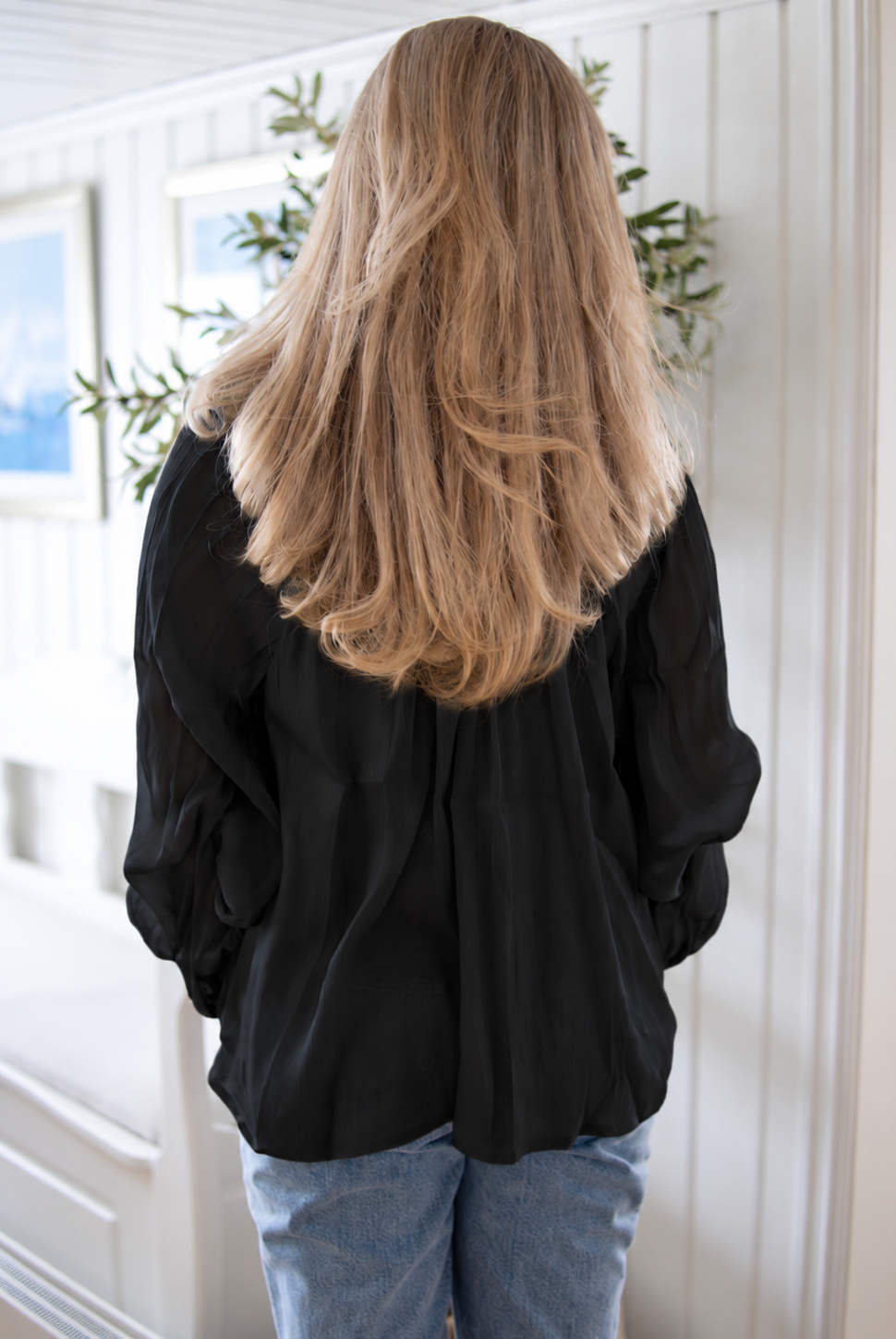 Satin Tie-Neck Blouse - Black - Bluser - Helt Dilla AS