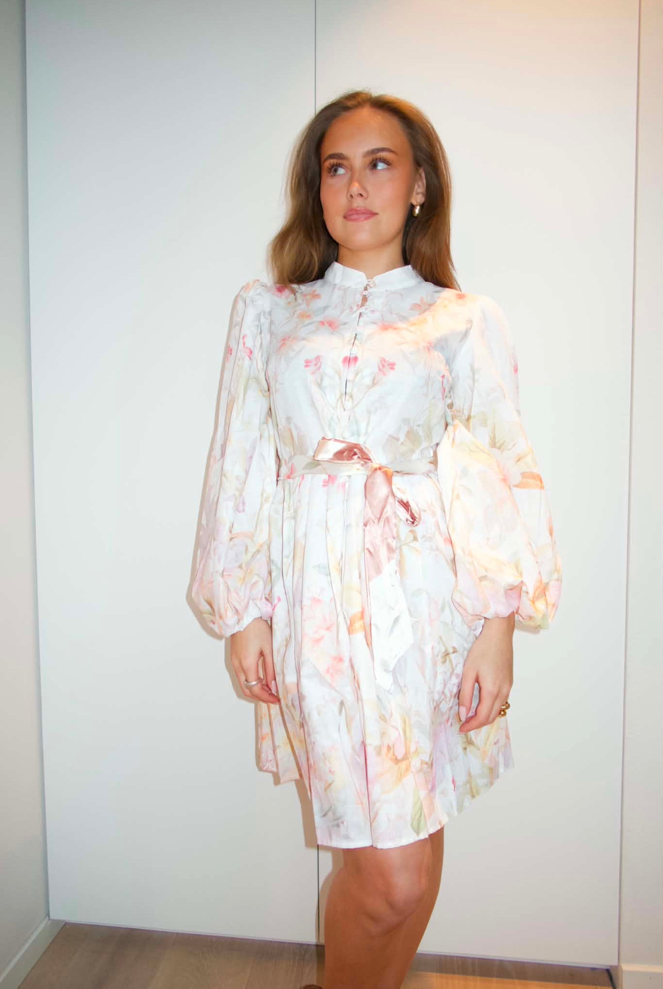 Alva Mini Dress - White - Kjoler - Helt Dilla AS