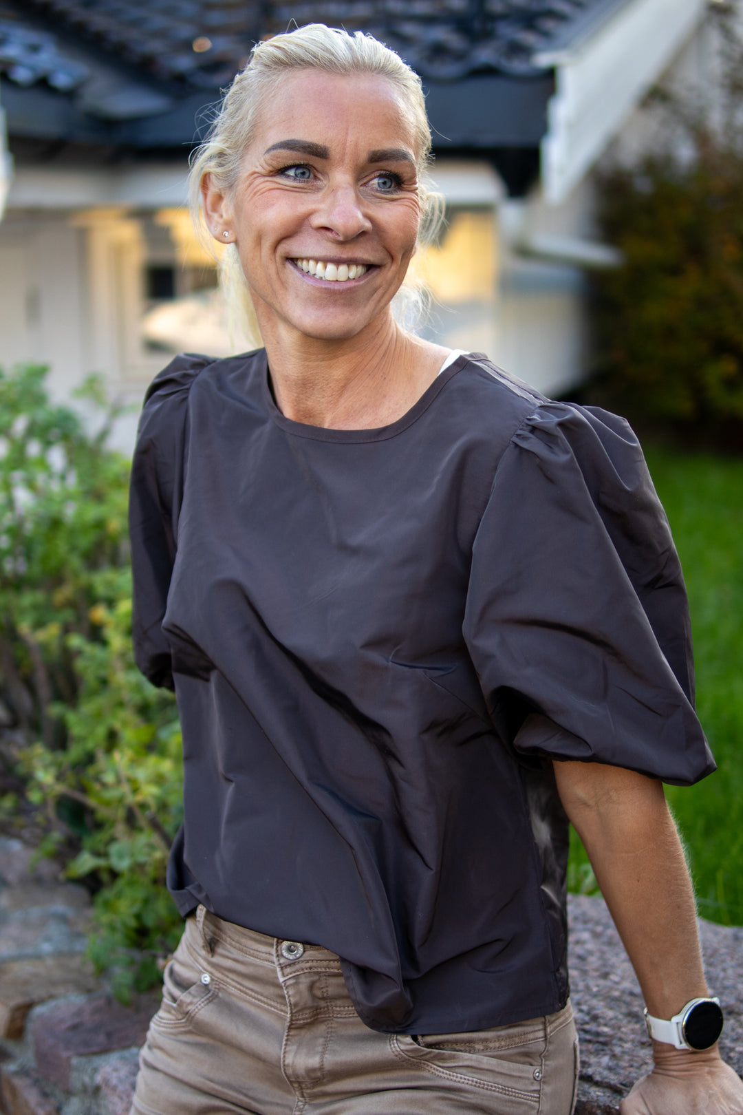 Isabel Solid Bluse - Brun - Bluser - Helt Dilla AS