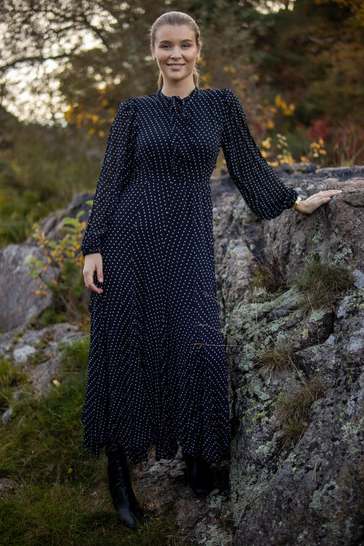 Daniella Dress London - Kjoler - Helt Dilla AS