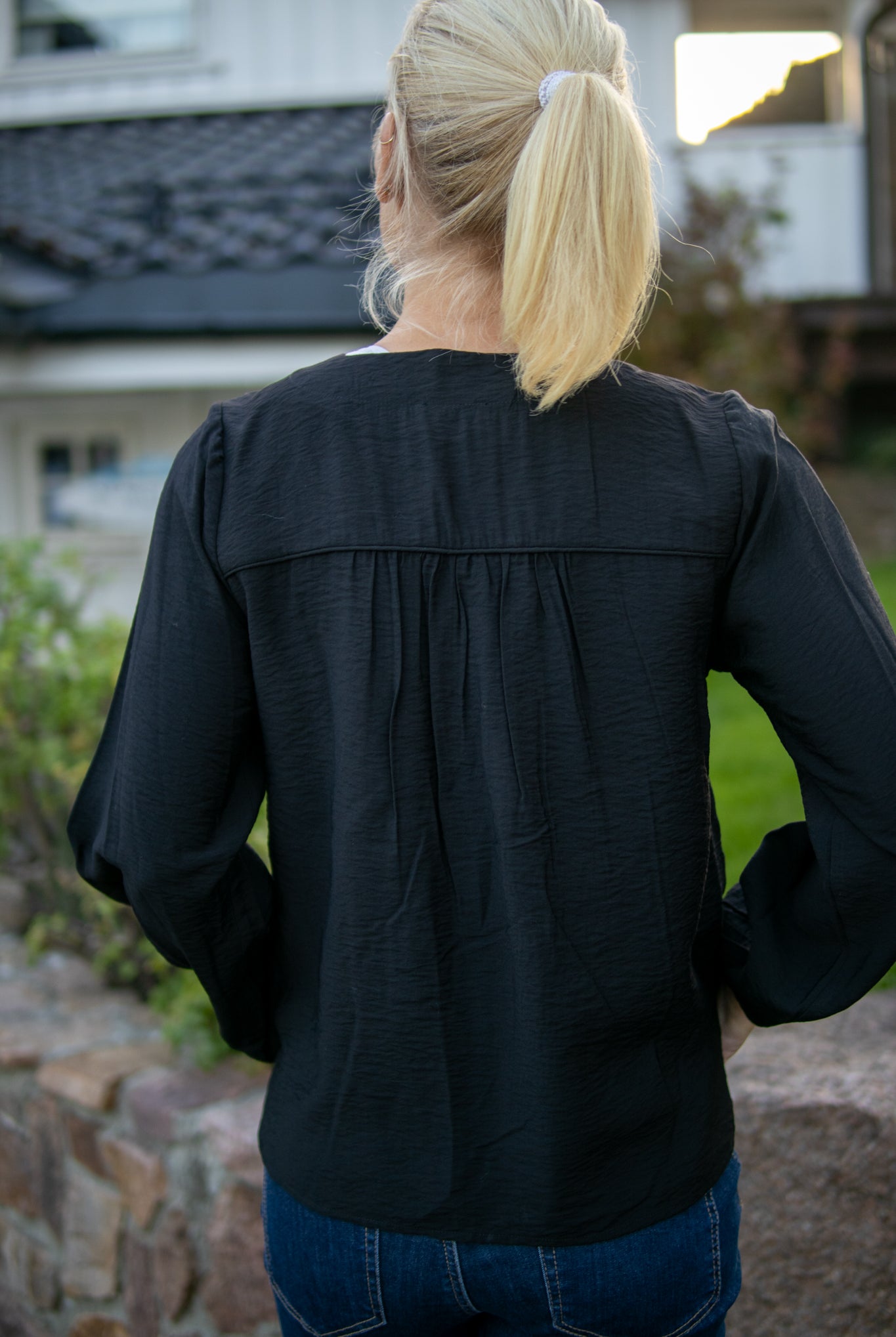 NIKKI skjorte - sort - Skjorter - Helt Dilla AS