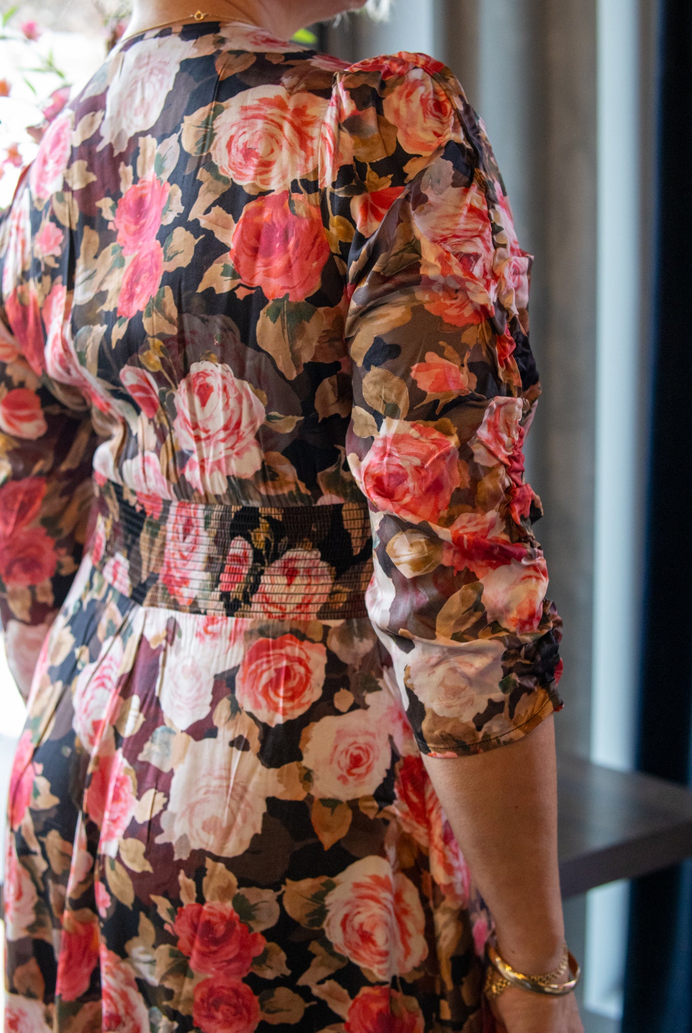 Satin Button Down dress - Midnight roses - Kjoler - Helt Dilla AS