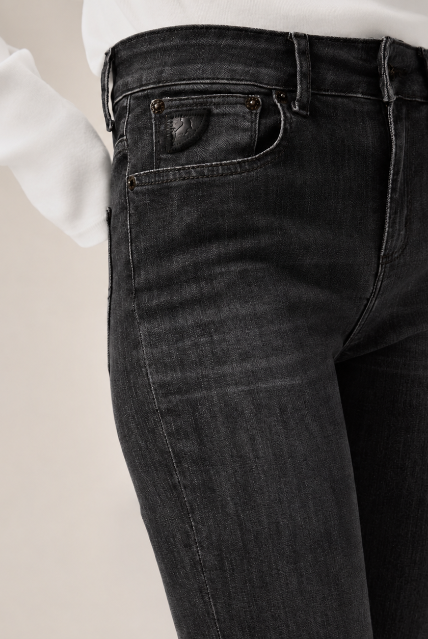 Raval 16 Black Aged Edge - Gisele Blackness - Jeans - Helt Dilla AS