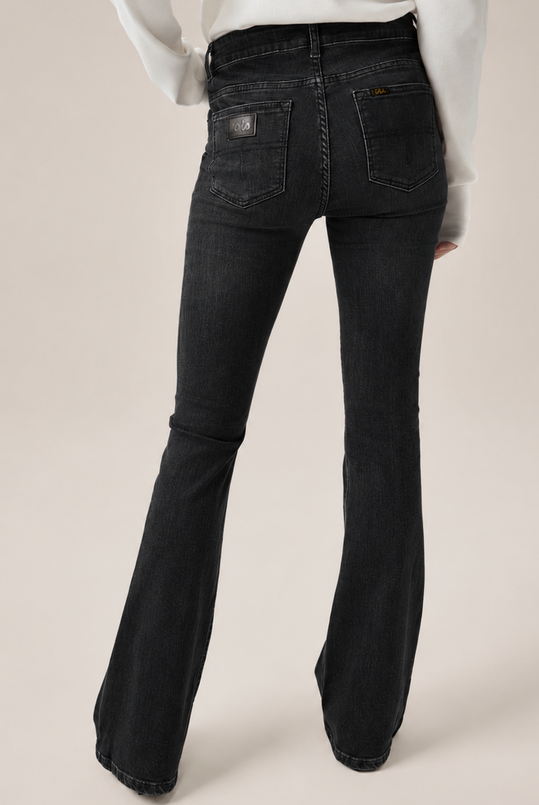 Raval 16 Black Aged Edge - Gisele Blackness - Jeans - Helt Dilla AS