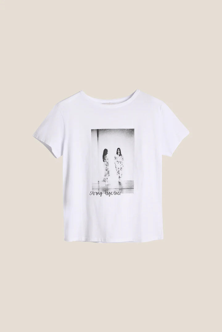 Famous T-Shirt - White - Singlet, Topper & T-skjorter - Helt Dilla AS