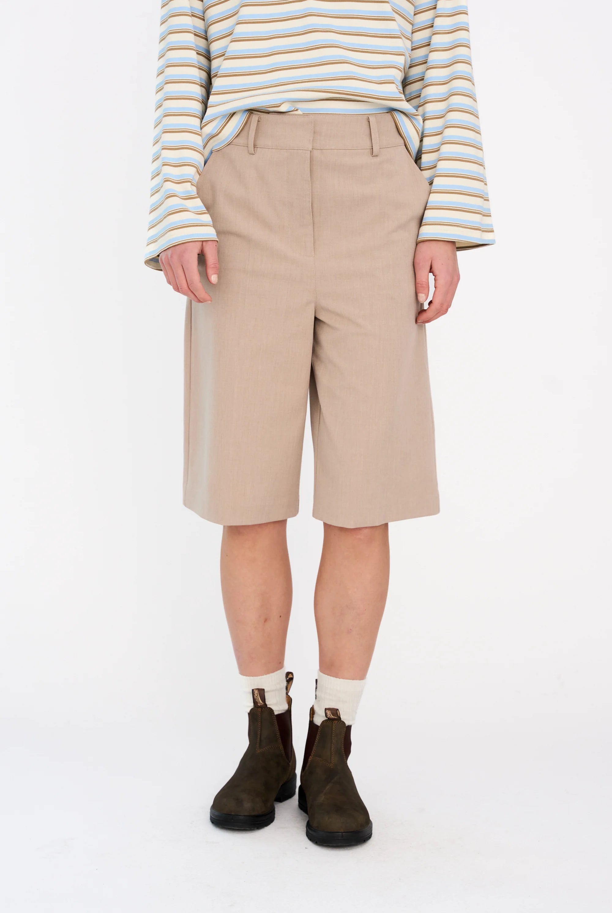 Andrea Long Shorts - Beige - Shorts - Helt Dilla AS