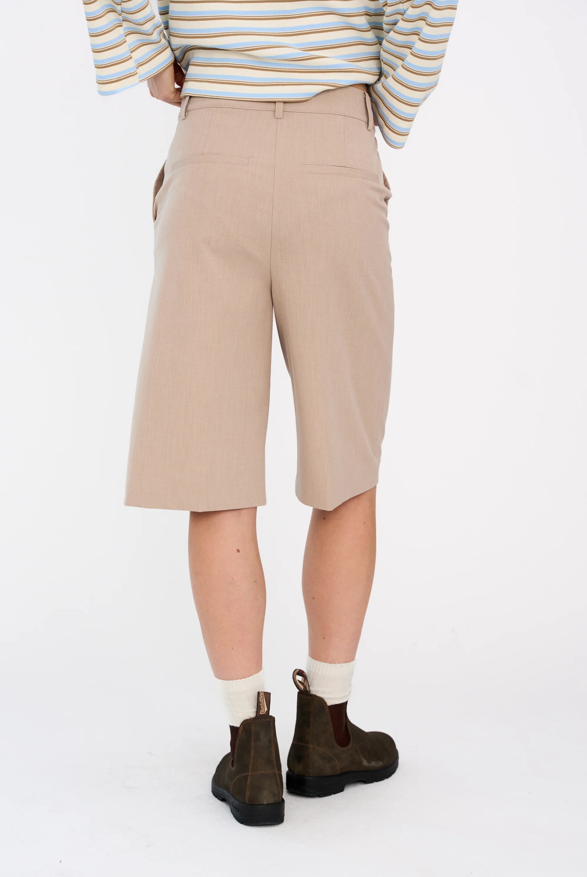 Andrea Long Shorts - Beige - Shorts - Helt Dilla AS