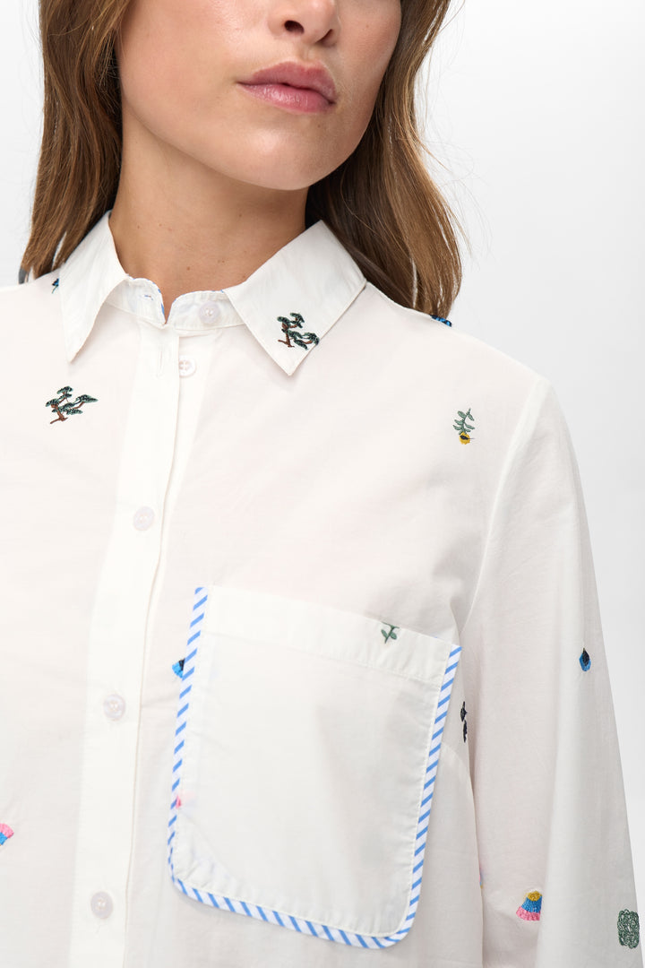 Chiro Boxy Shirt - Cloud Dancer - Skjorter - Helt Dilla AS
