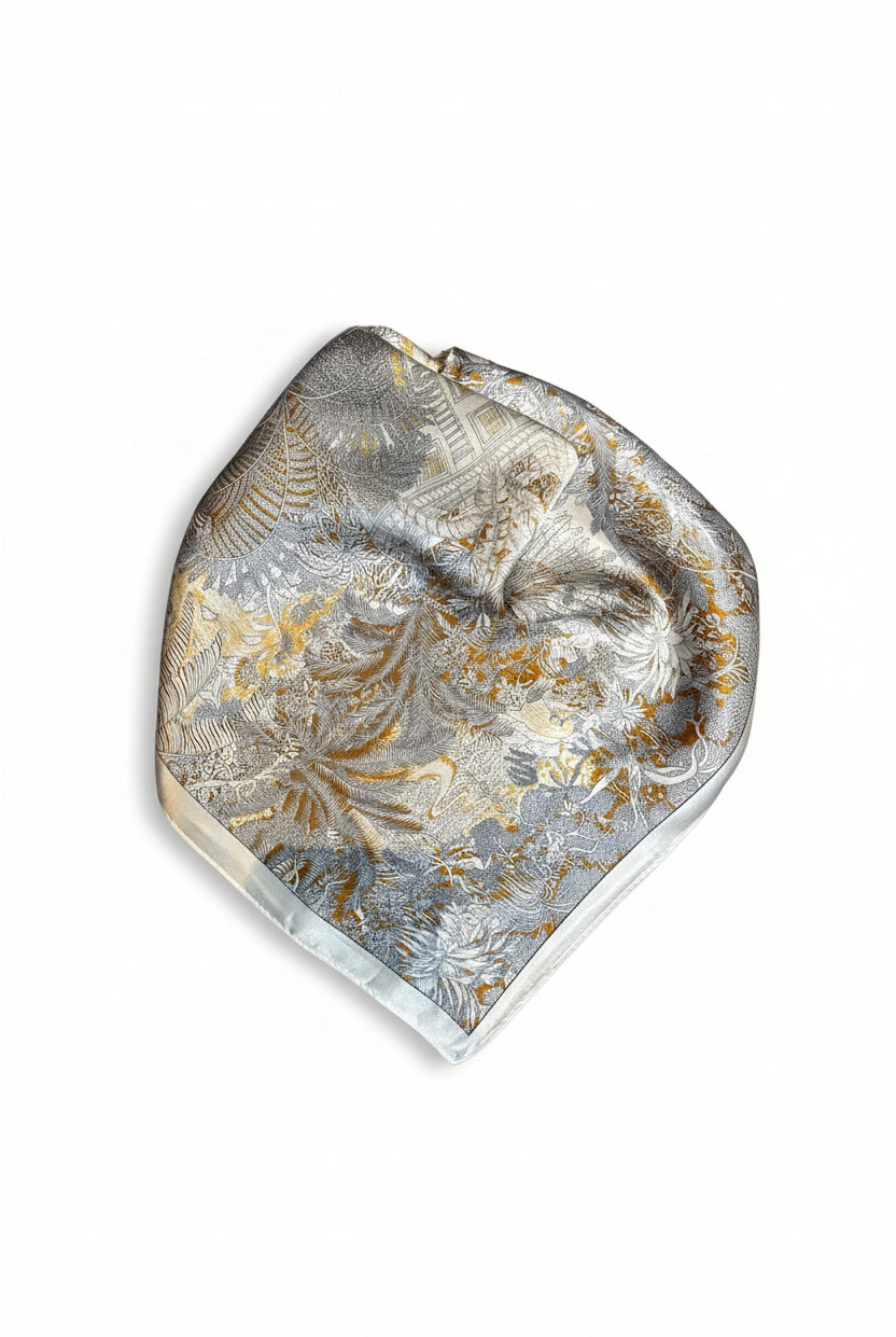 Silkeskjerf - Beige/gull/sølv - Tilbehør - Helt Dilla AS