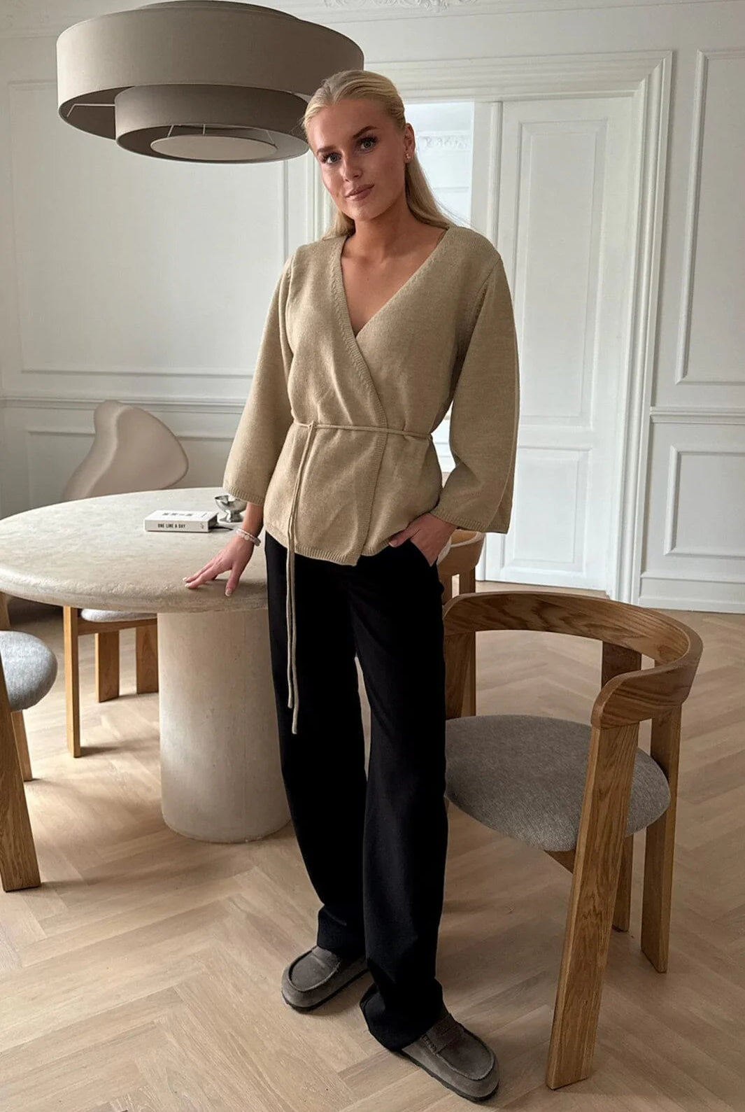 AnneIC Cardigan - Beige - Cardigans - Helt Dilla AS