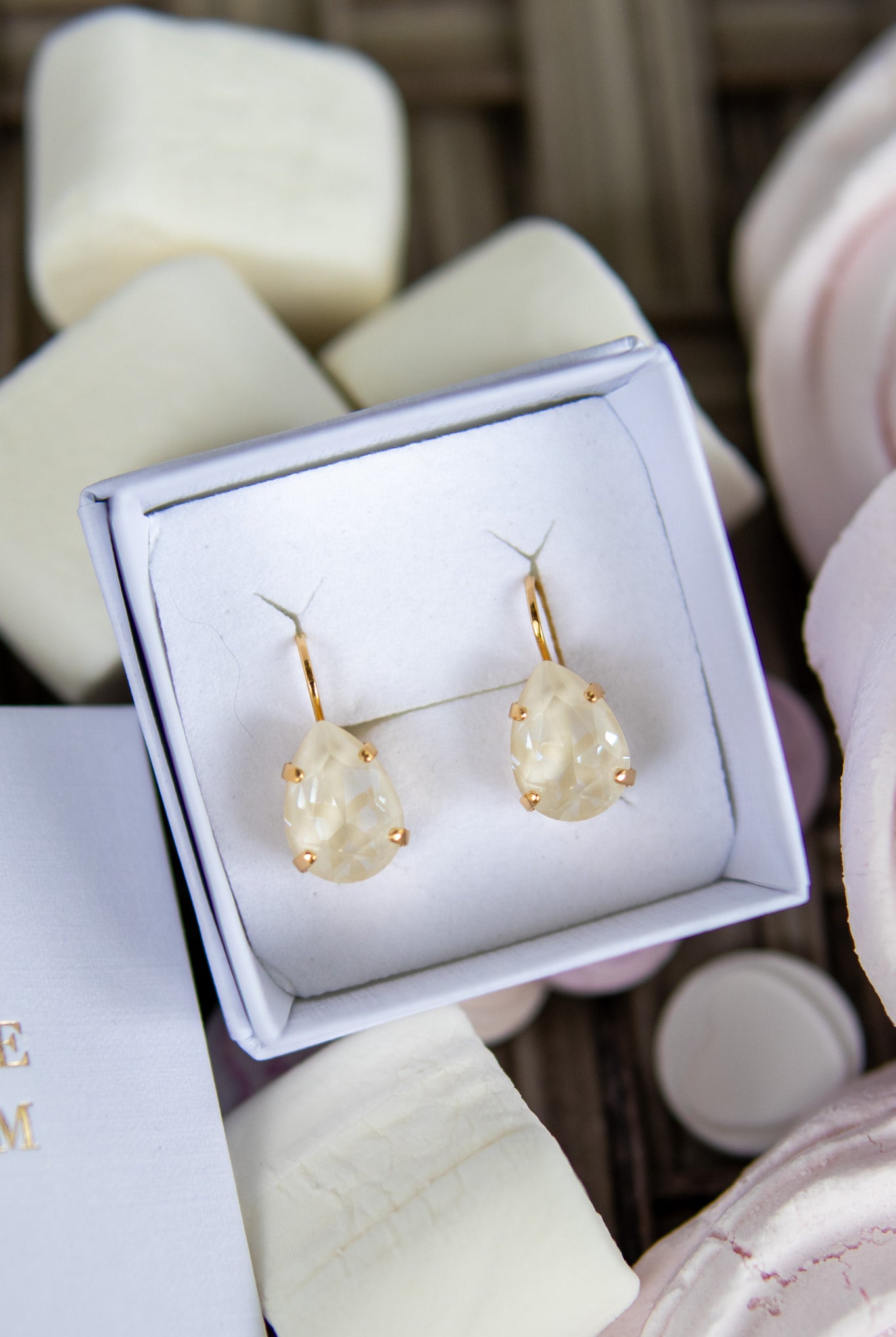 Mini Drop Clasp Earrings - linen ignite - Tilbehør - Helt Dilla AS