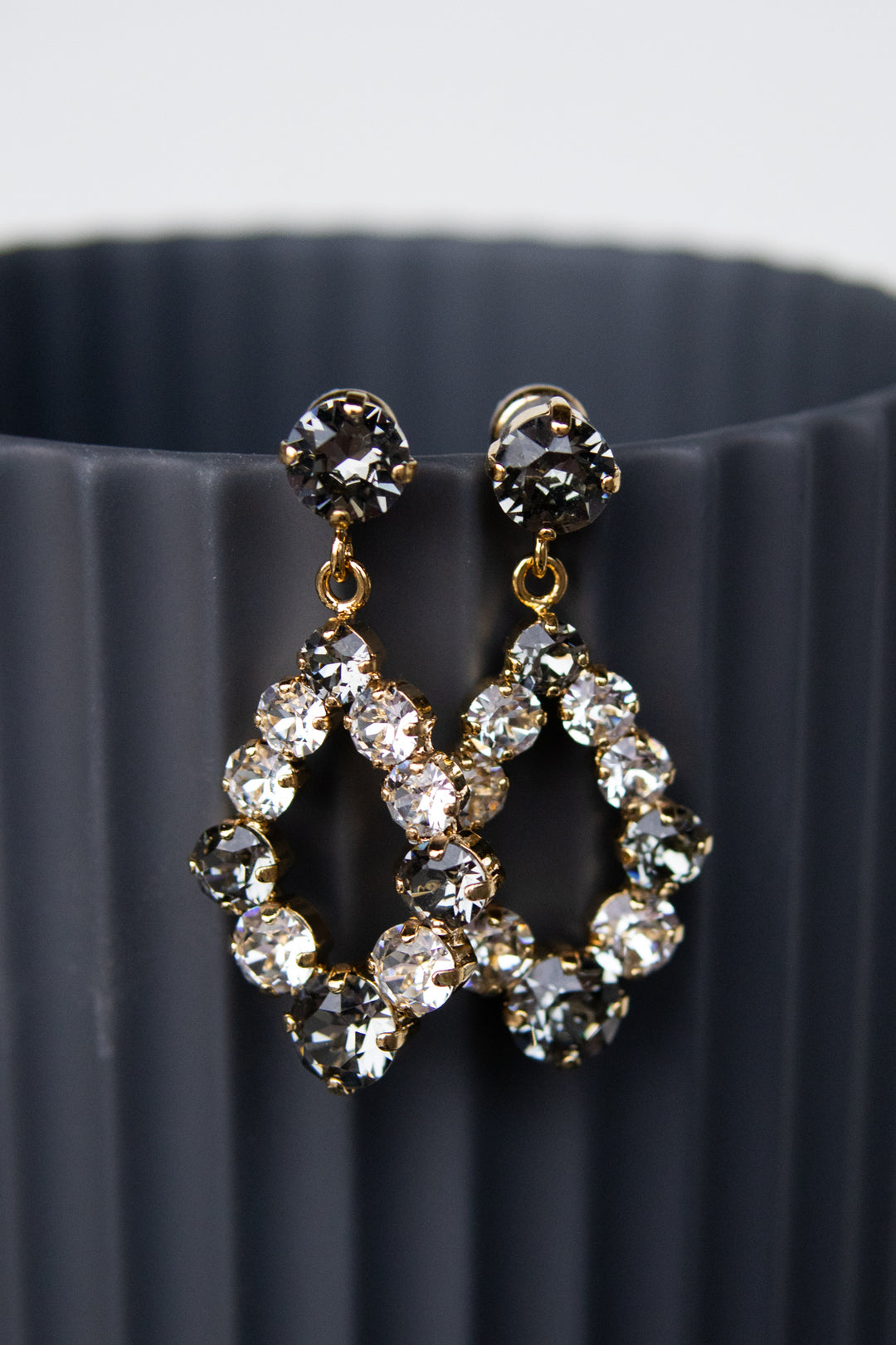 Mini delia earring - crystal/grey