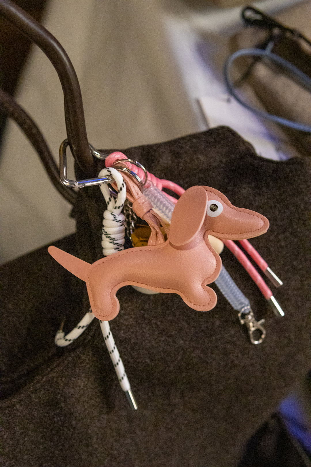 Dachs M/Baseball Bag Charm - Lys Rosa