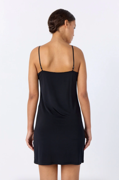 Caro 2 underkjole - svart - Singlet, Topper & T-skjorter - Helt Dilla AS