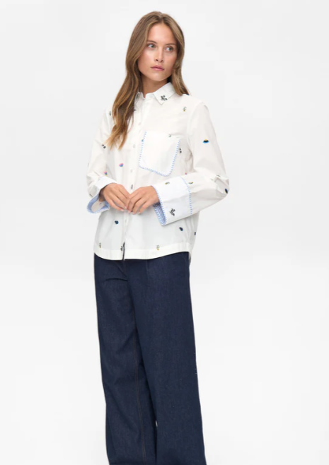 Chiro Boxy Shirt - Cloud Dancer - Skjorter - Helt Dilla AS