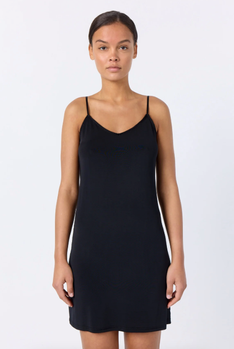 Caro 2 underkjole - svart - Singlet, Topper & T-skjorter - Helt Dilla AS
