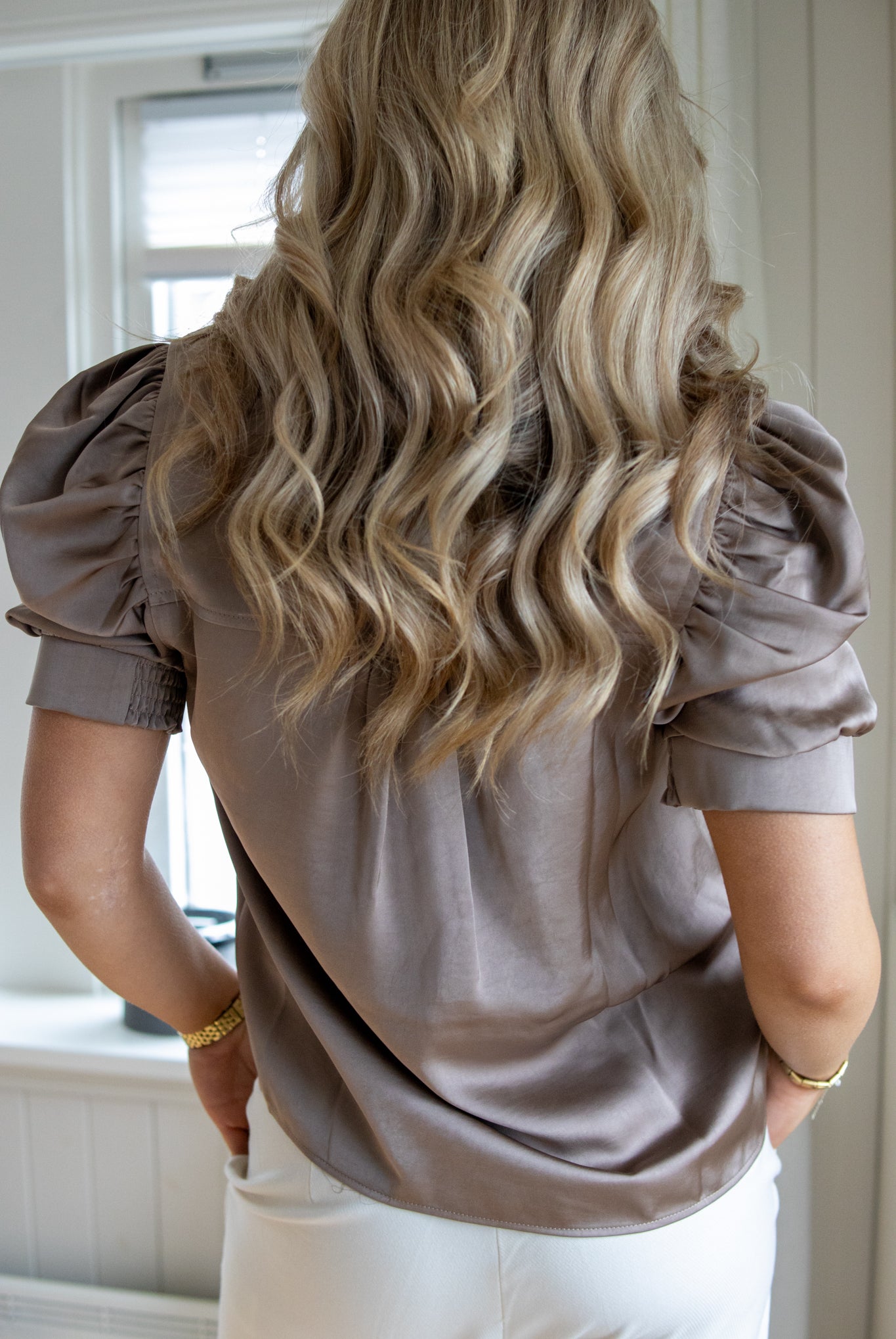 Roella Heavy Sateen Blouse - Dark Taupe - Bluser - Helt Dilla AS