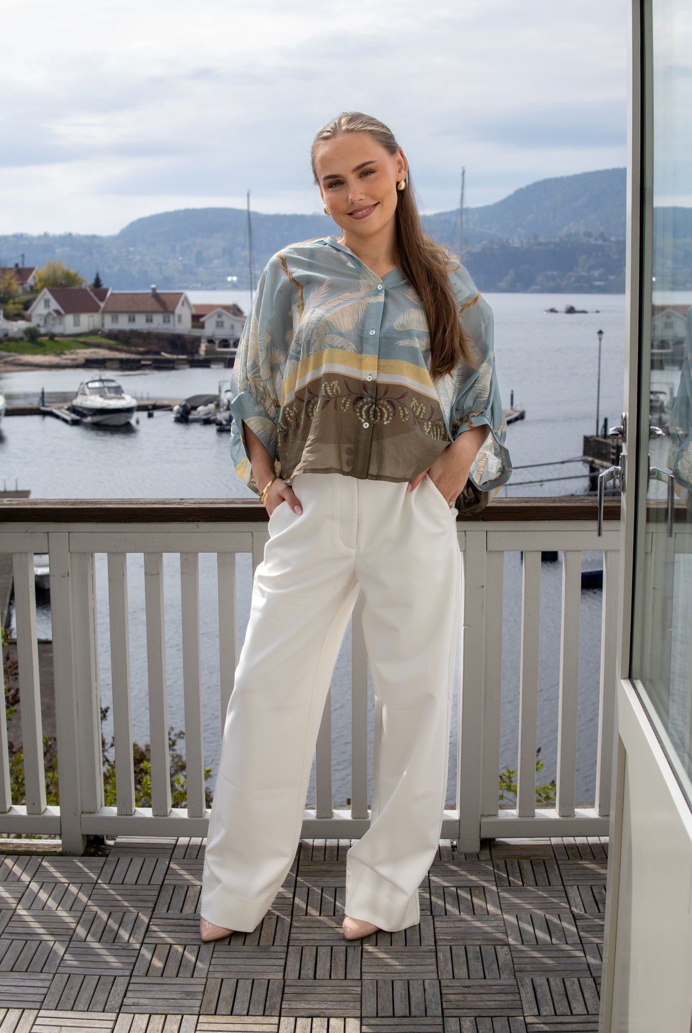 Transparent Blouse With Beach Print - Glacier Blue - Bluser - Helt Dilla AS
