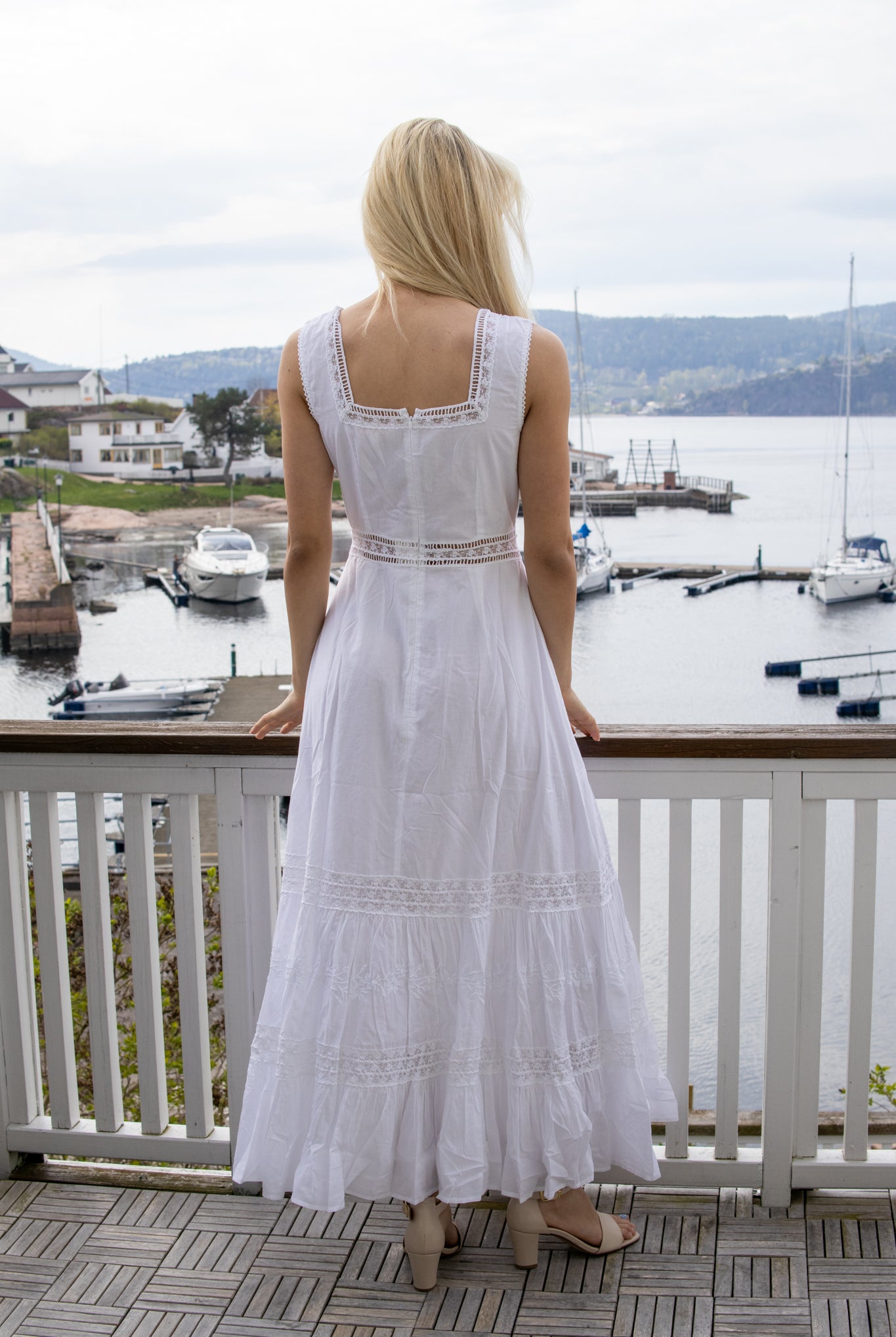 ROSA MAXI DRESS - WHITE - Kjoler - Helt Dilla AS