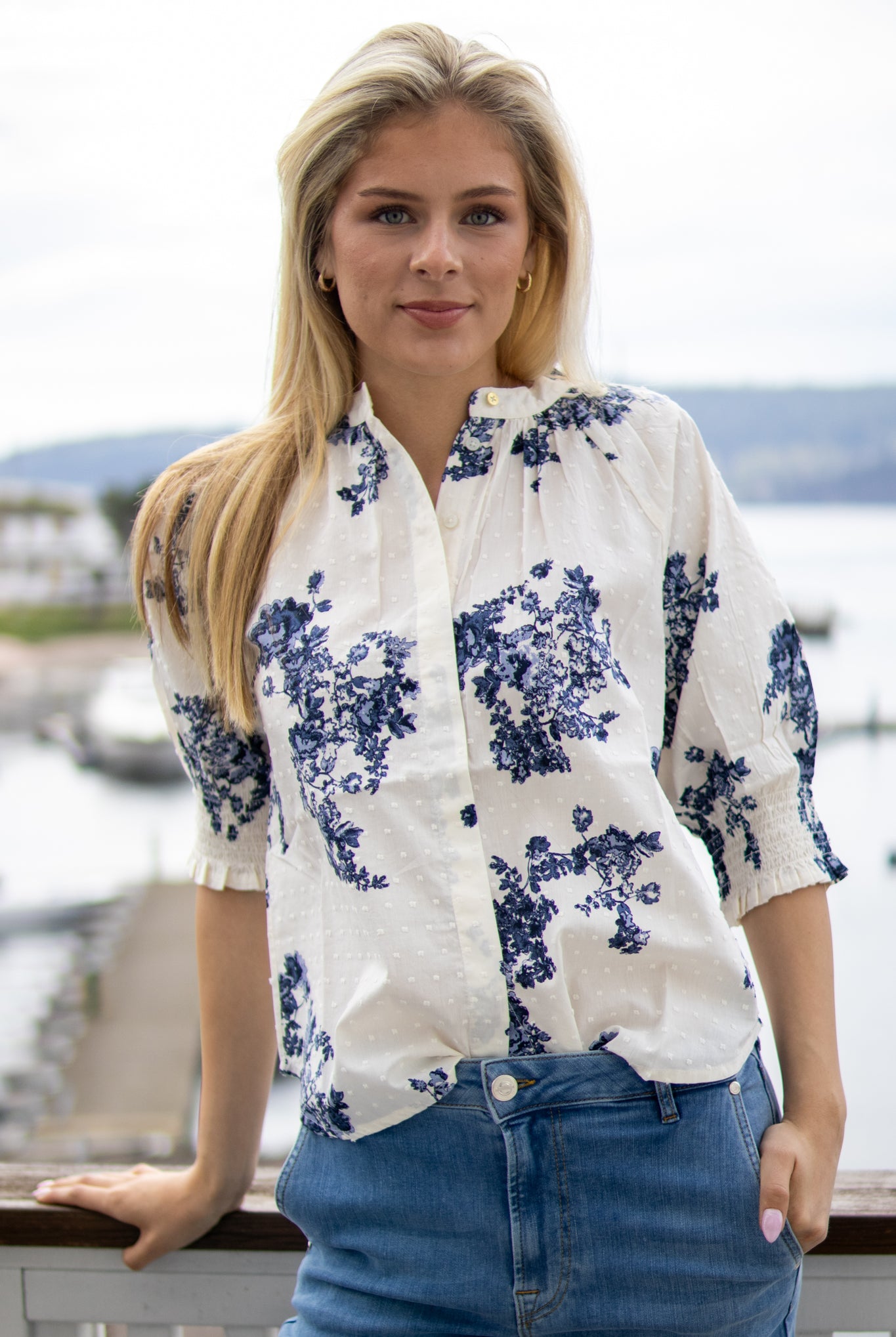 Almeras Shirt - Blue Shadow Flower Print - Bluser - Helt Dilla AS